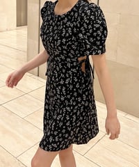 サイドオープンフラワーワンピース