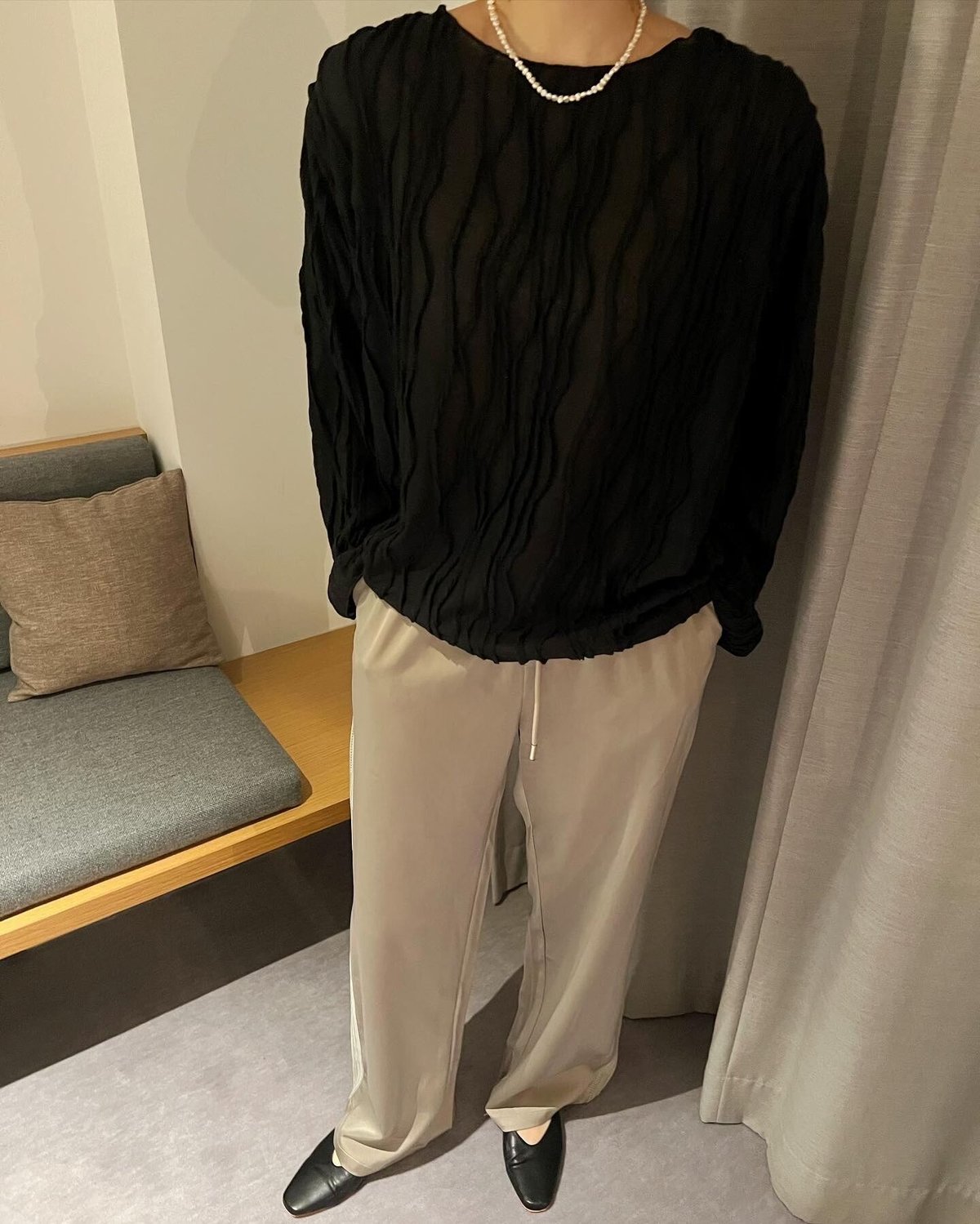 新品　Heve ベンツスリットサテンパンツ バニラ36 サイドベンツハイウエストパンツ