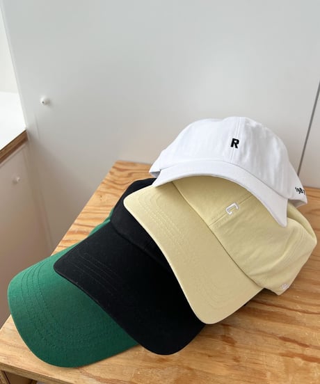 イニシャルロゴキャップ