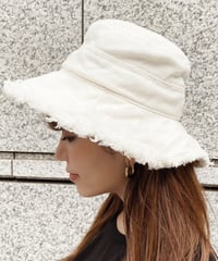 FRINGE BUCKET HAT