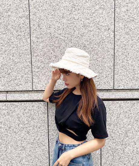 FRINGE BUCKET HAT