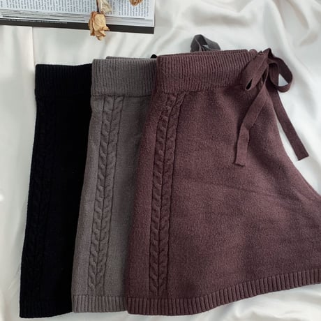 CABLE KNIT SHORTS