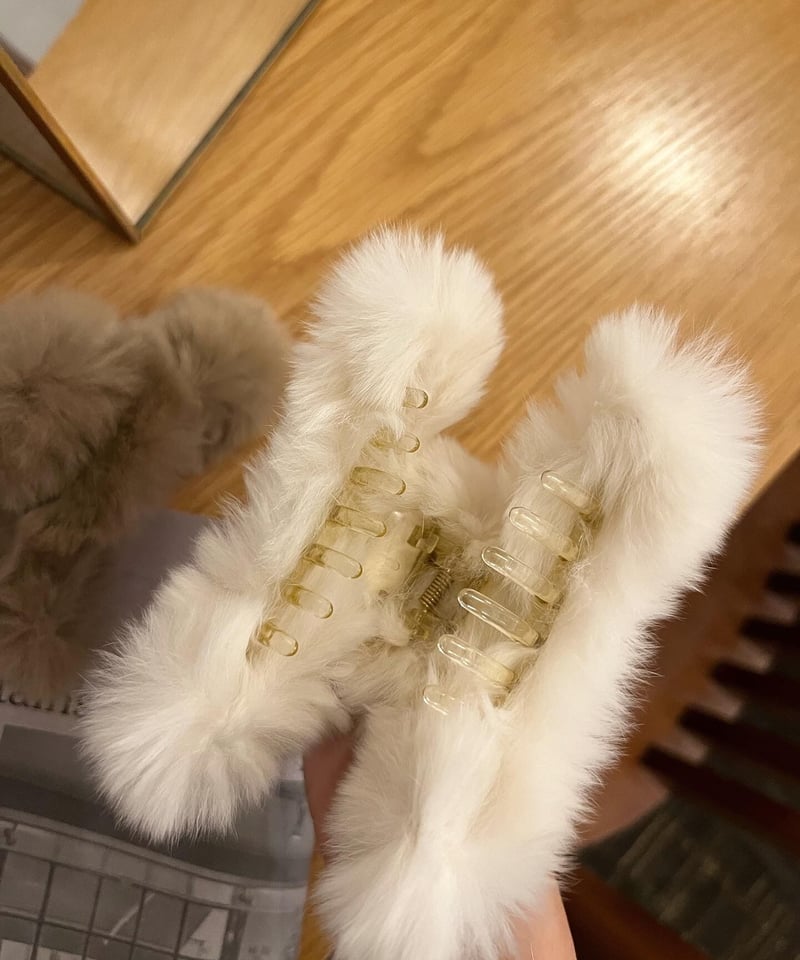 イタリア製　ミンクファークリップ 秋冬もヘアアレンジを楽しみたい♪/ ファー素材のバンスクリップ