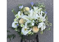 お悔みフラワーアレンジメント（L：４０ｃｍ）