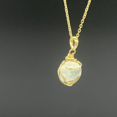 【画面酔いにご注意を！】フェナカイト原石ネックレス