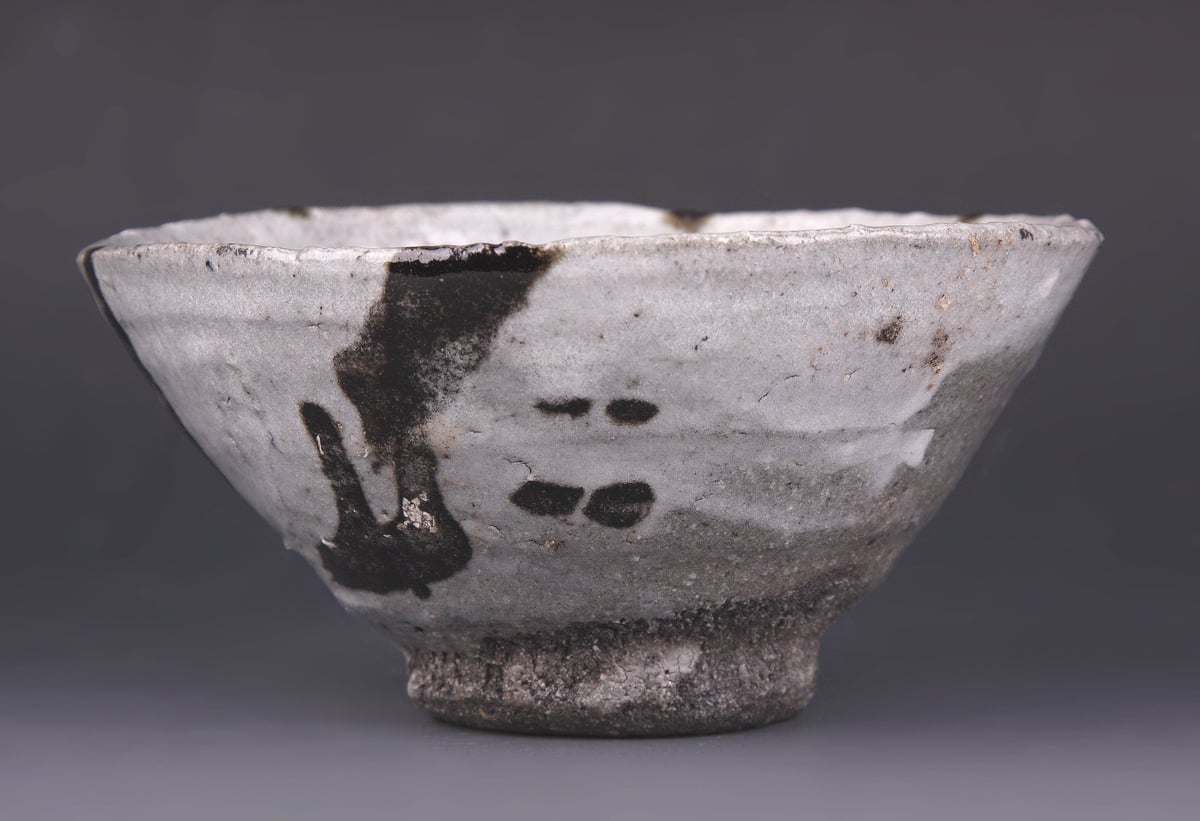 超人気 鯉江良二 鉄絵貝釉茶碗 HIYOSHIDO | 共箱 工芸品