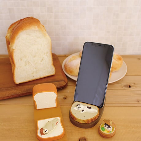 concombre　お昼寝パン　スマホスタンド