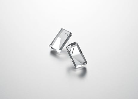 CHAMFER  LONG  EARRING / PIERCE