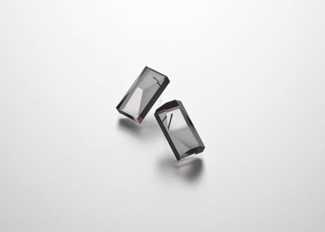 CHAMFER  LONG  EARRING / PIERCE