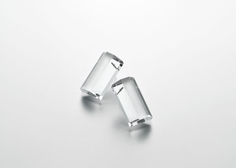 HALF EARRING / PIERCE