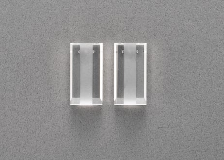 HALF EARRING / PIERCE