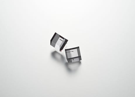 CHAMFER SHORT  EARRINGS / PIERCE