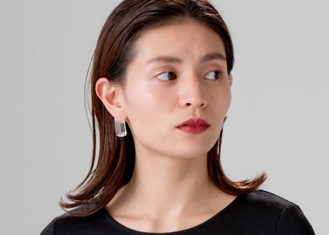 HALF EARRING / PIERCE