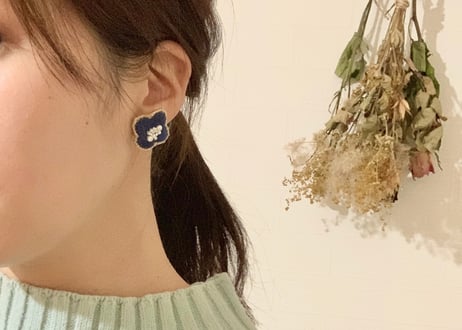 おはな刺繍イヤリング(パープル)