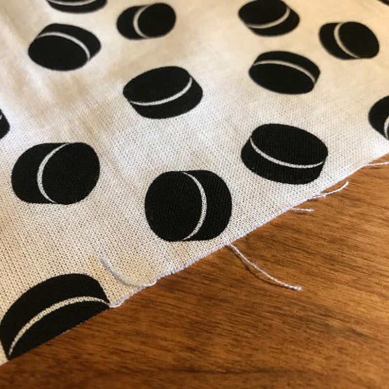 那智黒石（なちぐろいし）手ぬぐい〜熊野の黒 散らし那智黒石〜 | salt