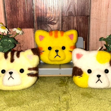 【ふんわり羊毛フェルトチャーム / ブローチ(お顔)】うさぎ くま ねこ