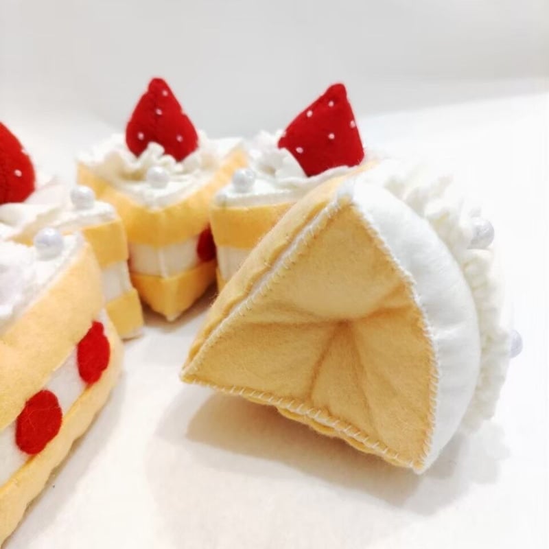 ふんわりフェルトのイチゴホールケーキ（六つ切）】 | ROSE PLUS STORE