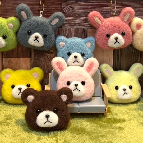 【ふんわり羊毛フェルトチャーム / ブローチ(お顔)】うさぎ くま ねこ