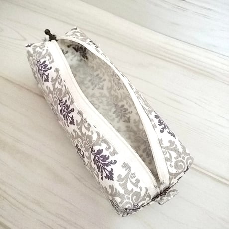 【自立する軽量ラミネートペンケース（選べる42色）】