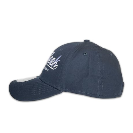 OnFleek CAP（NEWERA 9FORTY NAVY）