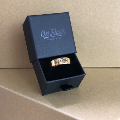 【訳あり】OnFleek LOGOリング（ゴールド）