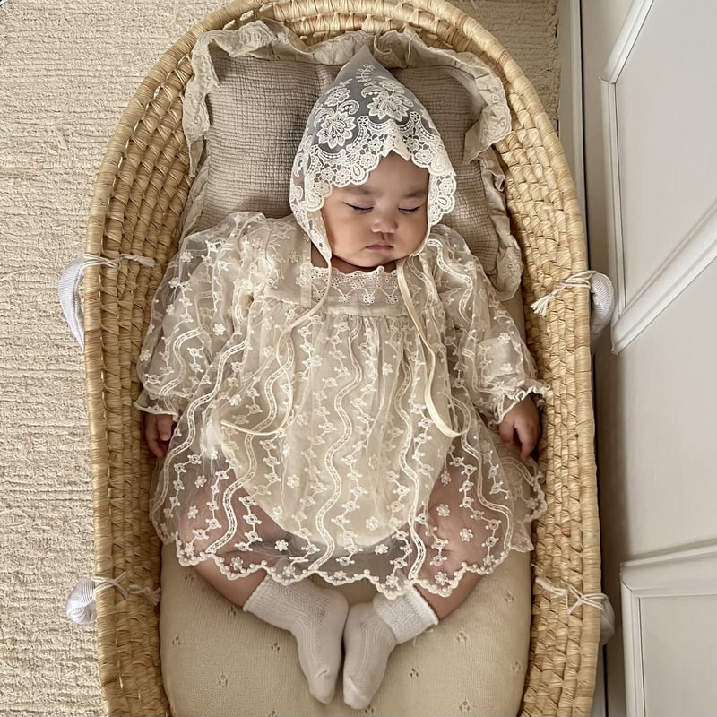 出品終了AMERI NORA FLOWER EMBROIDERY ROMPERS Ameri（アメリ）の「NORA FLOWER EMBROIDERY ROMPERS（つなぎ