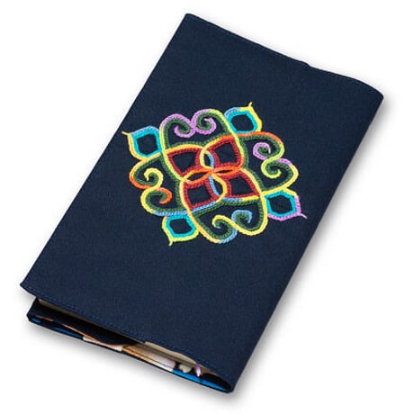 刺繍のブックカバー（新書サイズ）紺色　No5023