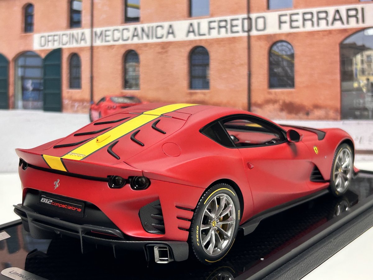 BBR 1/18 Ferrari 812 Competizione Rosso F1-75 フ
