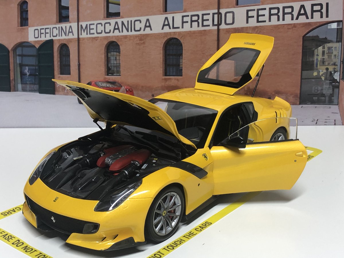 1/18 BBR Dicast Ferrari F12 tdf Giallo Tristrat