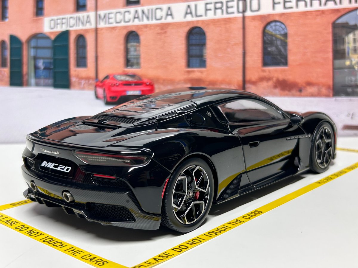 BBR 1/18 Maserati MC20 Nero enigma マセラティ HE1800