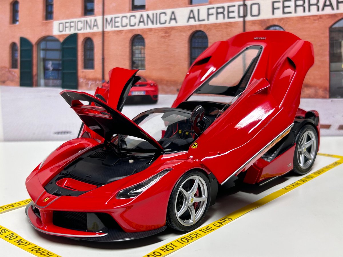 BBR 1/18 Ferrari La Ferrari Aperta Rosso corsa