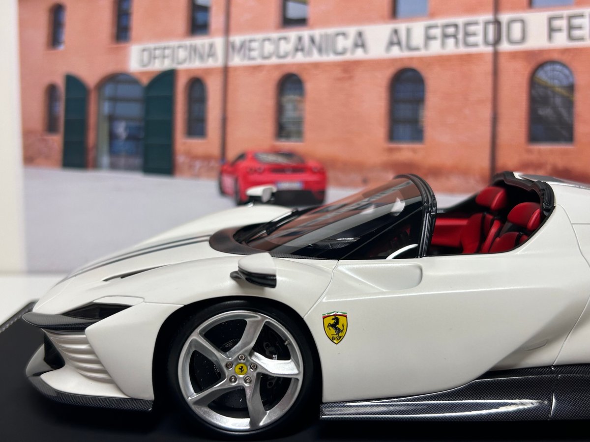 BBR 1/18 Ferrari Daytona SP3 Icona Bianco Itali