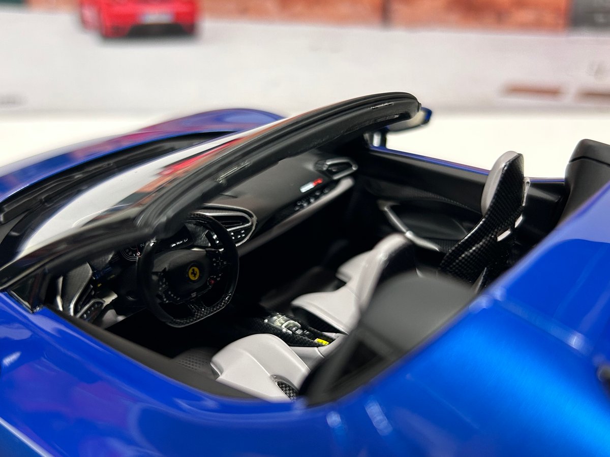 BBR 1/18 Ferrari 296 GTS Blu corsa フェラーリ P18215