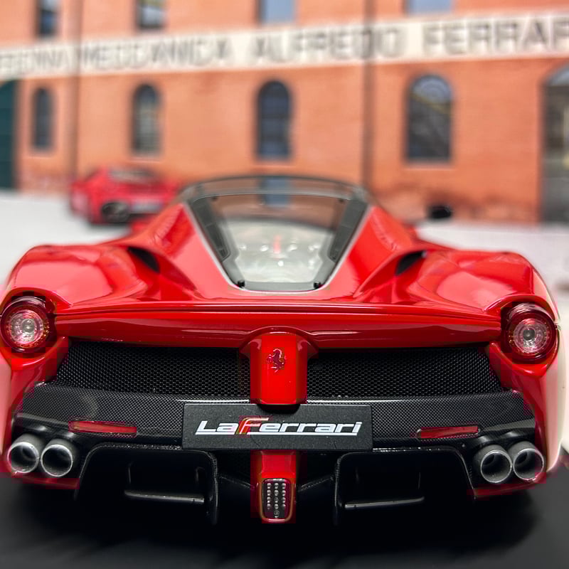 BBR 1/18 Ferrari La Ferrari Aperta Rosso corsa