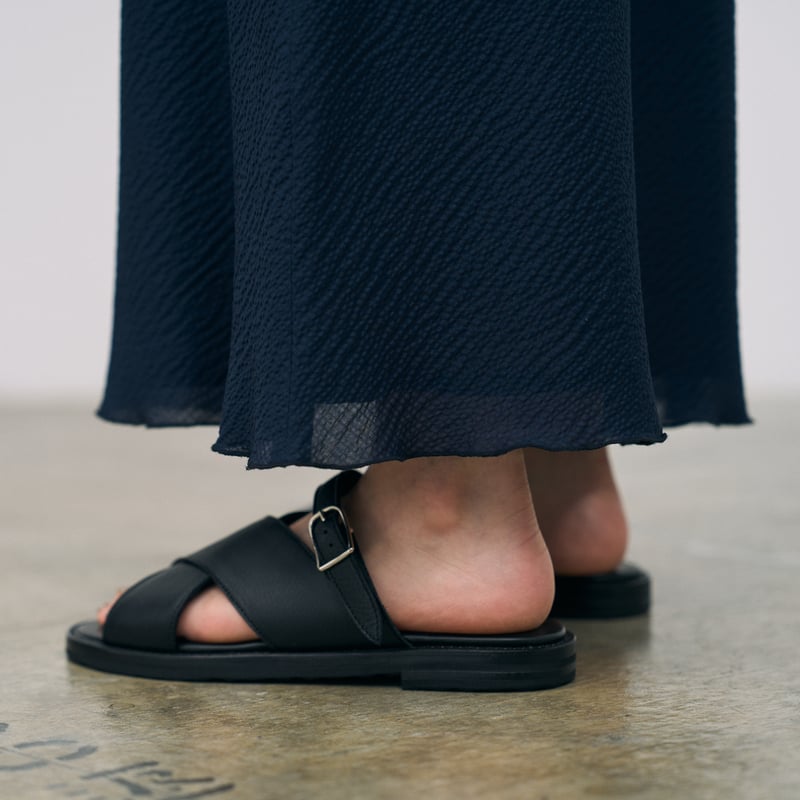 Beautiful Shoes (ビューティフルシューズ) / Crossy Sandals