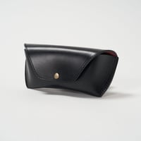 DIFFUSER（ディフューザー）/ OIL LEATHER EYEWEAR CASE / Black & Dark Red