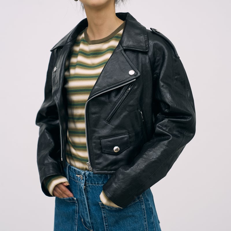 オーラリー新品LAMB LEATHER GATHEREDラムレザー キャミソール AURALEE（オーラリー）の「AURALEE LAMB LEATHER HALF-SLEEVE