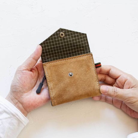 minimum wallet lotus camel