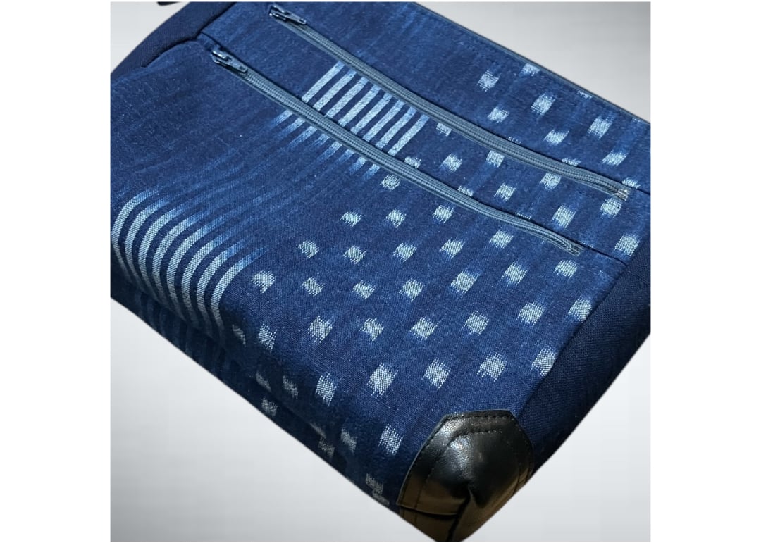 絣　ショルダーバッグ ショルダーバッグ 綿100％ 絣 バッグ ブラック×ネイビー 絣柄