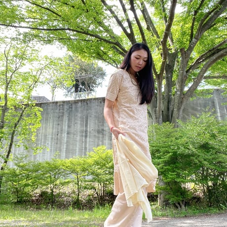 総刺繍ベージュクルタセット