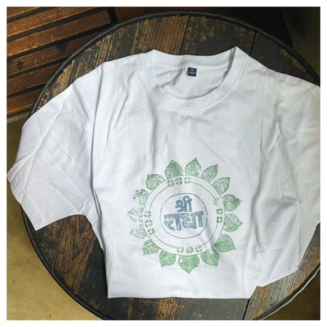シュリーラーダーTシャツ緑