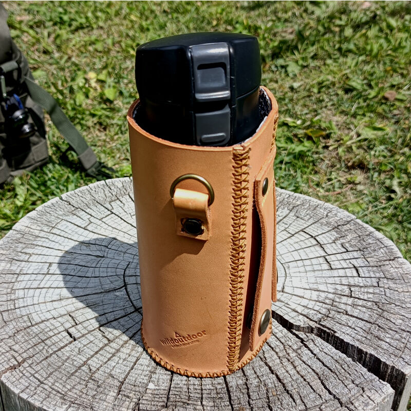Dカン&ベルトループ付き 本革水筒ポーチ 保冷機能付きペットボトル