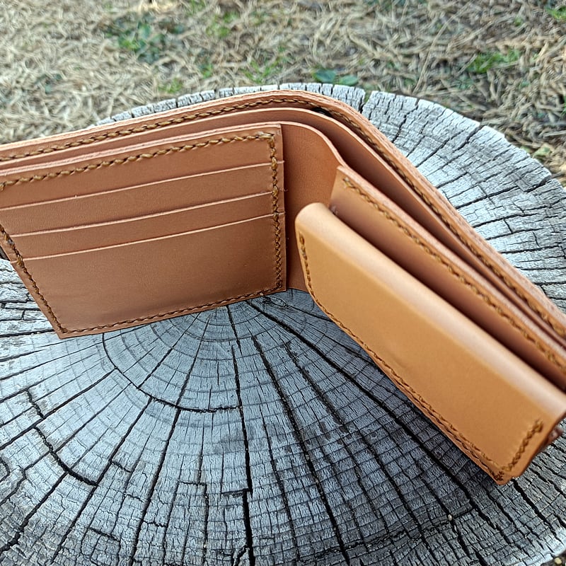 本革 二つ折り財布 ウォレットロープ用ハトメ穴付き ヌメ革 Bi-fold wallet | ...