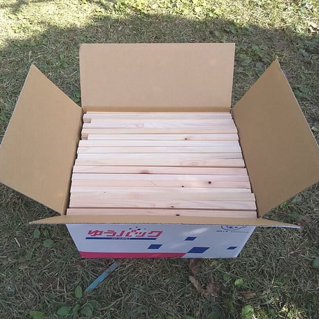 焚き付け用 ひのき 薪(約12.4kg) 約13～18x385mm 箱100サイズ フェザースティック 護摩木