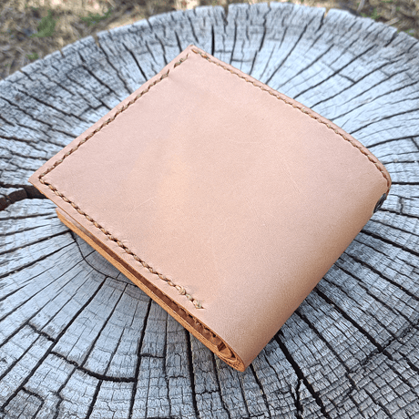 本革 二つ折り財布 ウォレットロープ用ハトメ穴付き ヌメ革 Bi-fold wallet