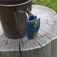本革 スノーピーク(snow peak)  チタンシングルマグ 450ml,600ml用 ハンドルカバー ブルーxベージュ ヌメ革