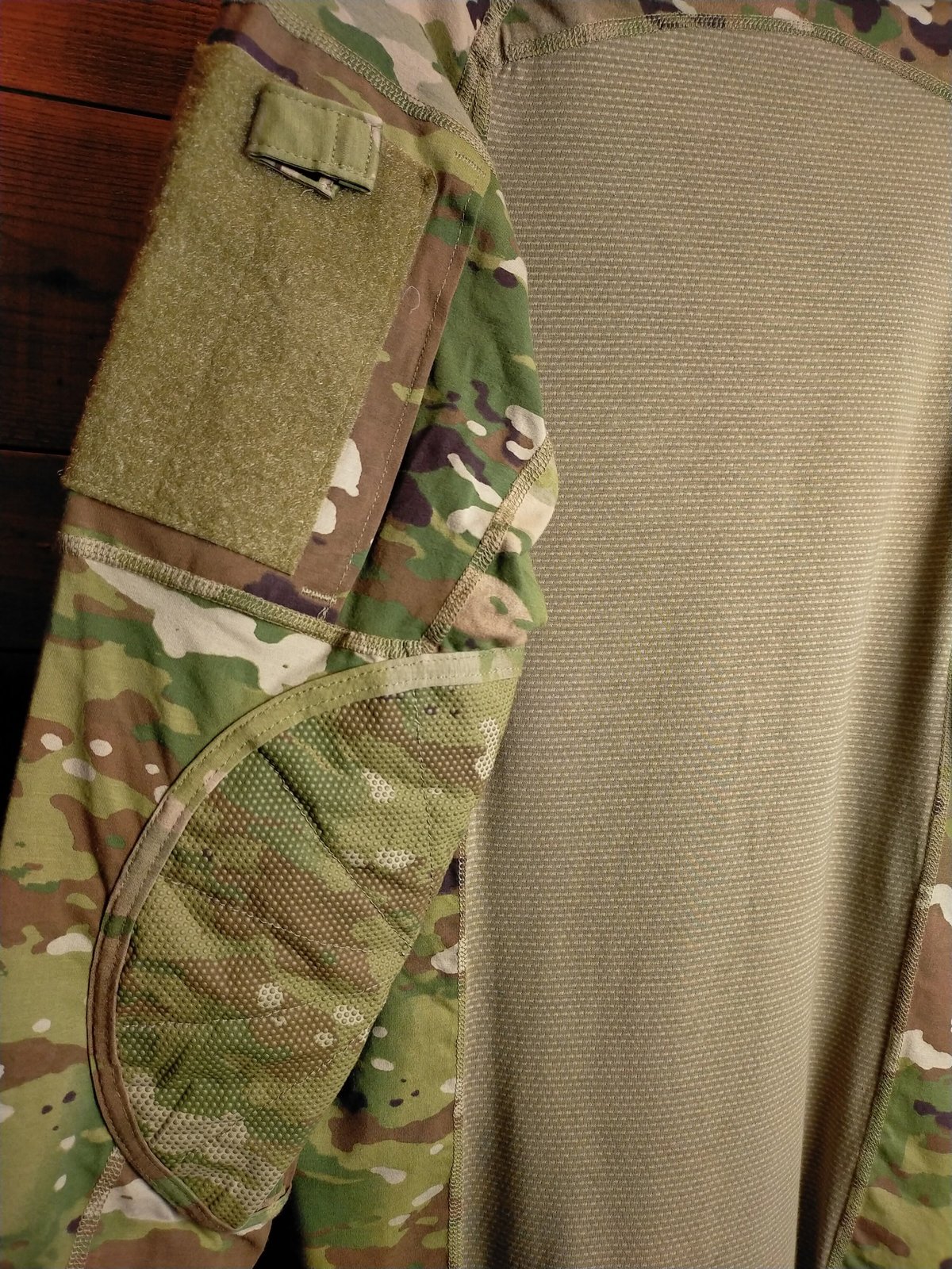 実物 ACU MASSIF コンバットシャツ ACS S 417 - ミリタリー