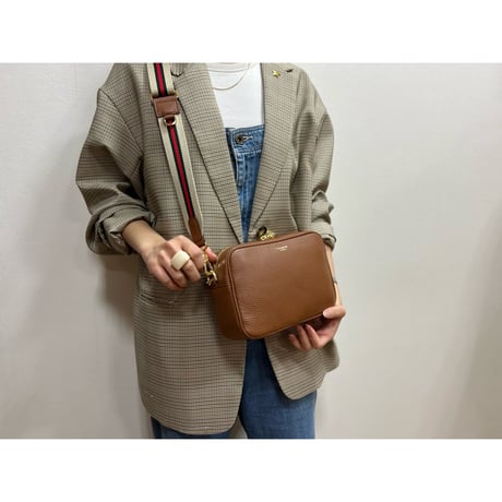 型押しシュリンクレザーカメラバッグ