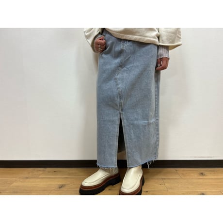 フロントスリットデニム
