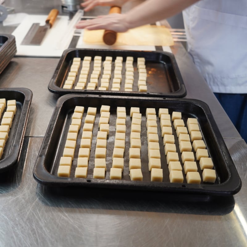 Rose Garden FINE BONE CHINA クッキー菓子皿 最終値段 Rose Garden